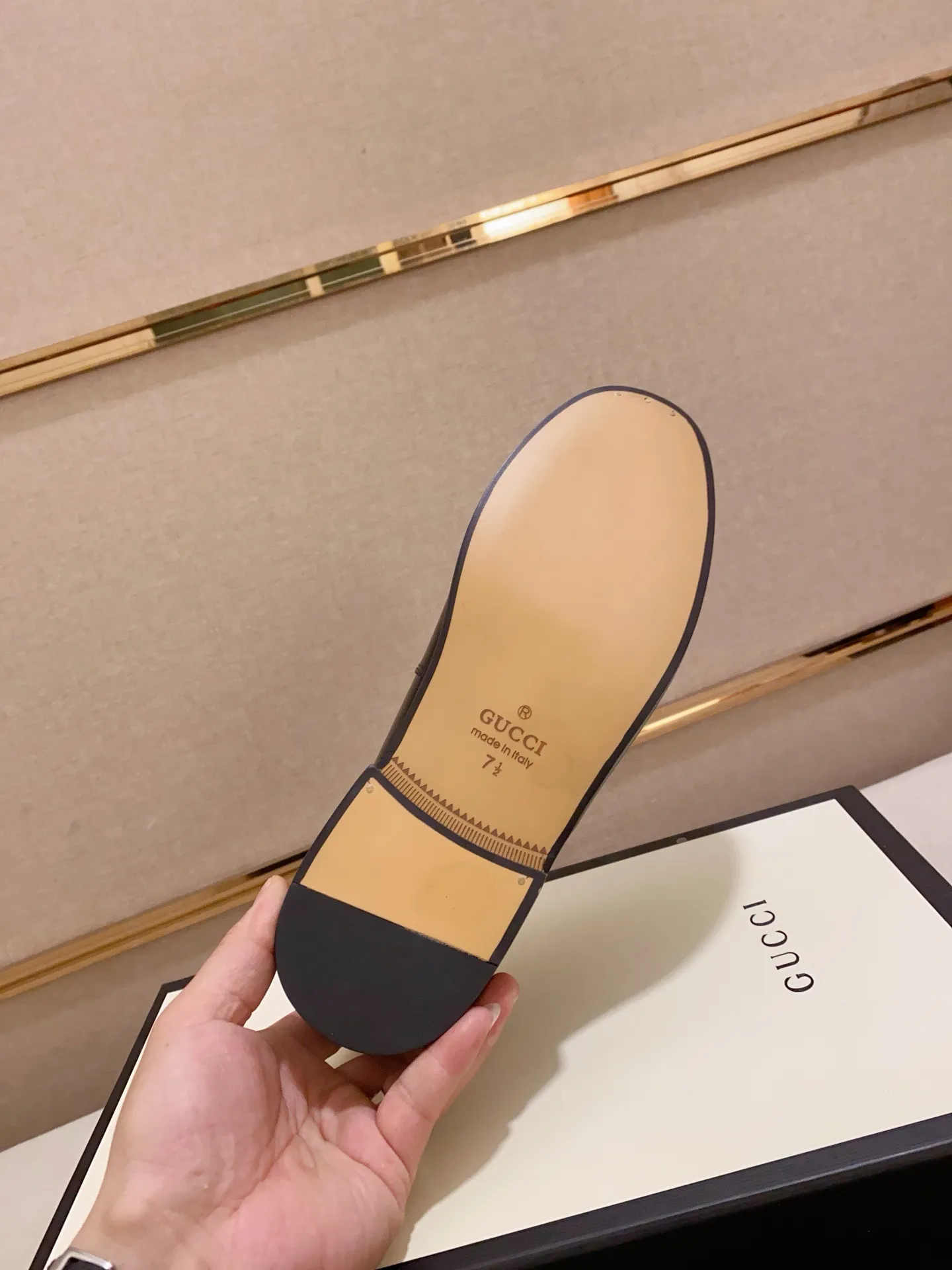 Men's shoes 💰: 580💰 (GUCCI) new series ss hot new products 💢 💠 Casual leather shoes 👞, first layer of cowhide, upper hardware buckle and logo on the side of the shoe, insole and sole with brand logo 💠 💎 Upper: 100% cowhide 💎 Lining: cowhide/100% 💎Feet: cowhide/100% 💎Sole: rubber/100% 💎SIZE: 38 39 40 41 42 43 44 Can be customized 45